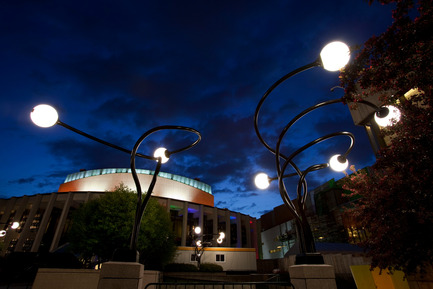 Press kit | 621-14 - Press release | Lightemotion illuminates the Espace culturel Georges-Émile-Lapalme in Place des Arts - Lightemotion - Lighting Design - Photo credit: Martine Doyon