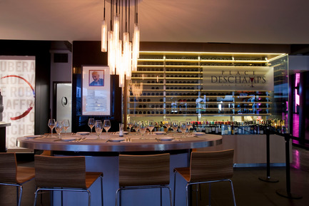 Press kit | 621-14 - Press release | Lightemotion illuminates the Espace culturel Georges-Émile-Lapalme in Place des Arts - Lightemotion - Lighting Design - Photo credit: Martine Doyon