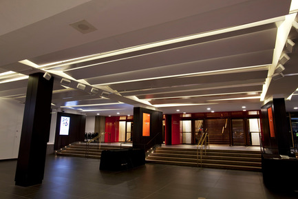 Press kit | 621-14 - Press release | Lightemotion illuminates the Espace culturel Georges-Émile-Lapalme in Place des Arts - Lightemotion - Lighting Design - Photo credit: Martine Doyon