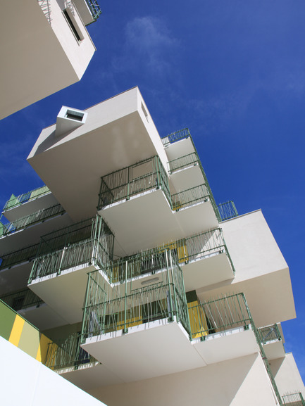 Press kit | 717-02 - Press release | 28 social housing units in Courbevoie - Koz architectes - Real Estate - Photo credit: Guillaume Grasset et Jean-Baptiste Pellerin