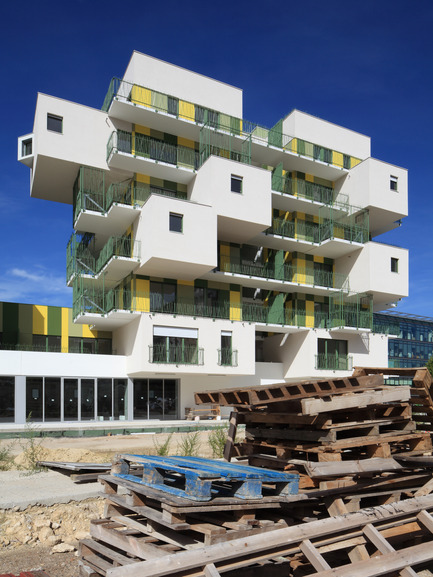 Press kit | 717-02 - Press release | 28 social housing units in Courbevoie - Koz architectes - Real Estate - Photo credit: Guillaume Grasset et Jean-Baptiste Pellerin