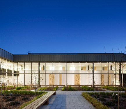 Press kit | 746-02 - Press release | Public Art - Collège Jean-de-Brébeuf - Yechel Gagnon - Art - Photo credit: Marc Cramer