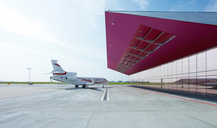 Press kit | 876-01 - Press release | New VVIP (Very, Very Important People) Terminal at Schiphol Airport Amsterdam - VMX Architects - Institutional Architecture - Photo credit: Jeroen Musch