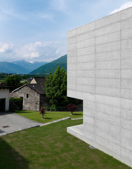 Press kit | 762-01 - Press release | House in Lumino - Davide Macullo Architects - Residential Architecture - Photo credit: Enrico Cano