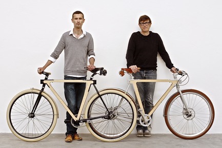 Press kit | 1091-01 - Press release | WOOD.b Handmade Wooden Bike - BSG BIKES - Product - Photo credit: by spielplatz. 2013