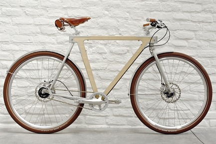 Press kit | 1091-01 - Press release | WOOD.b Handmade Wooden Bike - BSG BIKES - Product - Photo credit: by spielplatz. 2013