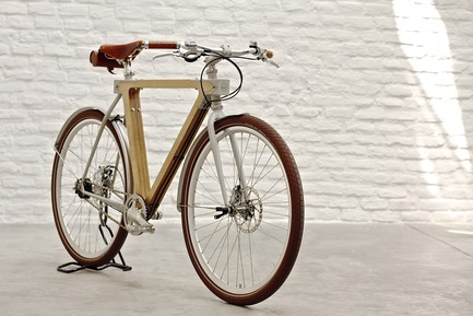 Press kit | 1091-01 - Press release | WOOD.b Handmade Wooden Bike - BSG BIKES - Product - Photo credit: by spielplatz. 2013