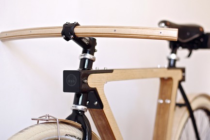 Press kit | 1091-01 - Press release | WOOD.b Handmade Wooden Bike - BSG BIKES - Product - Photo credit: by spielplatz. 2013