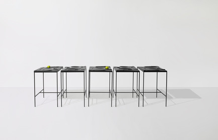 Press kit | 1048-05 - Press release | +tongtong introduces the Mooncake serving tray/table concept - +tongtong - Product - Photo credit: Colin Faulkner, +tongtong 