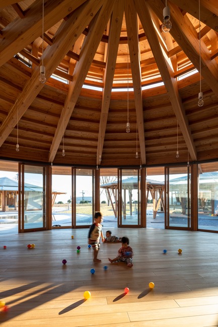 Press kit | 3544-04 - Press release | Muku Nursery School - Tezuka Architects - Commercial Architecture - Photo credit: Katsuhisa Kida/FOTOTECA