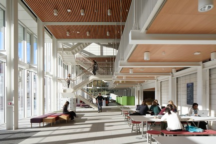 Press kit | 2317-05 - Press release | Step Change in Building Design for the University of Nottingham - Make Architects - Institutional Architecture - The building takes advantage of the site’s drop in topography to create a double-height Learning Hub - Photo credit: Make Architects