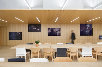 Press kit | 1303-05 - Press release | Electronic Arts - Sid Lee Architecture - Commercial Interior Design - Cafeteria - Photo credit: Stéphane Brügger