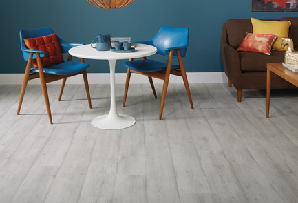 Press kit | 3063-02 - Press release | Laminé « smart floors » de TORLYS - TORLYS - Produit - Laminé Envique - Urban Concrete Oak (QS-IMUS1861) - Photo credit: TORLYS