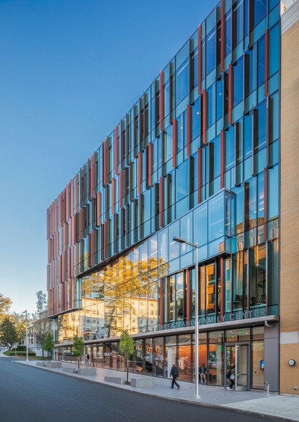 Press kit | 2353-04 - Press release | The Breazzano Family Center Blazes a Trail for Academic Development in Collegetown - ikon.5 architects - Institutional Architecture - View from Dryden Road - Photo credit: Brad Feinknopf