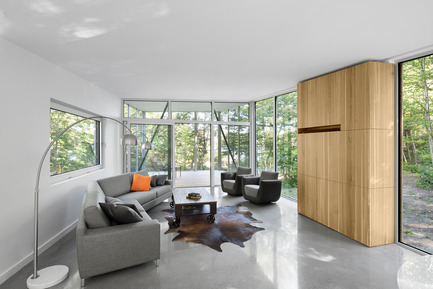 Press kit | 780-03 - Press release | House on Lac Grenier - Paul Bernier Architecte - Residential Architecture -         Living room       - Photo credit: Adrien Williams