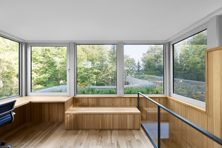 Press kit | 780-03 - Press release | House on Lac Grenier - Paul Bernier Architecte - Residential Architecture -         Rooftop room with view of the green roof   and woods       - Photo credit: Adrien Williams