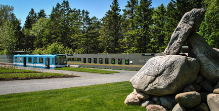 Press kit | 837-24 - Press release | When Montreal's Heritage Joins the Historic Jardins de Métis - International Garden Festival / Reford Gardens - Landscape Architecture - In the foreground, the work of Bill Vazan, 