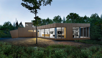 Press kit | 780-03 - Press release | House on Lac Grenier - Paul Bernier Architecte - Residential Architecture -         South facade at night       - Photo credit: Adrien Williams