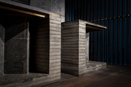 Press kit | 3823-01 - Press release | Berlin Bar, Moscow - Thilo Reich - Commercial Interior Design - Bar counter made from 5 forms of Berlin concrete paving stones. - Photo credit: Ivan Erofeev