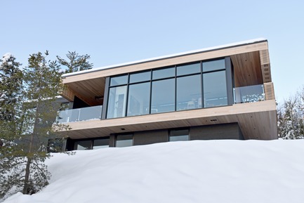 Residence Le Nid: Overlooking the St. Lawrence River Press kit | 2263-03 - Press release | Residence Le Nid: Overlooking the St. Lawrence River - Anne Carrier architecture - Residential Architecture - Photo credit: Anne Carrier architecture