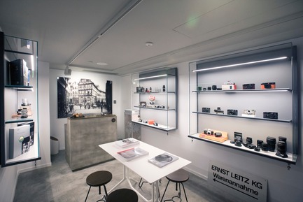 Press kit | 3772-01 - Press release | f22 foto space - LAAB Architects - Art - Boutique camera store in f22 foto space. - Photo credit: DCinematic