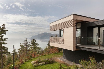 Press kit - Press release - Residence Le Nid: Overlooking the St. Lawrence River - Anne Carrier architecture