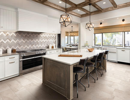 Press kit | 3936-01 - Press release | Laurie Smith from Trading Spaces presents MOOD Collection with Atlas Concorde USA at Coverings April 9-12, 2019 - Atlas Concorde USA - Event + Exhibition - MOOD Rustic kitchen, Atlas Concorde USA.<br> - Photo credit: Atlas Concorde USA.