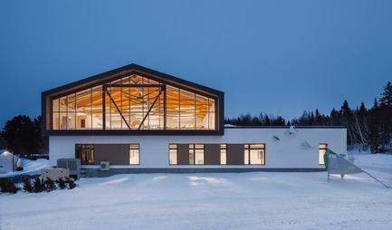 Press kit | 886-03 - Press release | Metis Beach Intermediate School - PROULXSAVARD + CCM2 architects - Institutional Architecture - Metis Beach Intermediate School - Photo credit: Stéphane Groleau