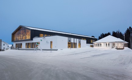 Press kit | 886-03 - Press release | Metis Beach Intermediate School - PROULXSAVARD + CCM2 architects - Institutional Architecture - Metis Beach Intermediate School - Photo credit: Stéphane Groleau