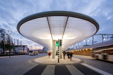 Press kit | 3571-01 - Press release | cepezed designs first self-sufficient bus station in The Netherlands - cepezed - Urban Design - Photo credit: cepezed | Lucas van der Wee