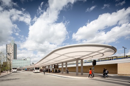 Press kit | 3571-01 - Press release | cepezed designs first self-sufficient bus station in The Netherlands - cepezed - Urban Design - Photo credit: cepezed | Lucas van der Wee