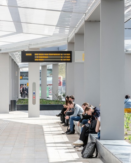 Press kit | 3571-01 - Press release | cepezed designs first self-sufficient bus station in The Netherlands - cepezed - Urban Design - Photo credit: cepezed | Lucas van der Wee