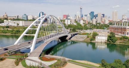 Press kit | 2073-08 - Press release | The iconic new Walterdale Bridge connects the city, nature, and people - DIALOG - Institutional Architecture - The new Walterdale Bridge announces you've arrived Downtown, framing views of the city and river valley. - Photo credit: City of Edmonton