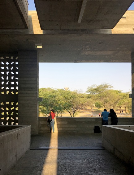 Press kit | 1020-05 - Press release | Buildings in Peru, Senegal and Chile are finalists for the 2019 RAIC International Prize - Royal Architectural Institute of Canada - Competition - Edificio E, Lecture Building, University of Piura, Peru – Barclay & Crousse (Lima, Peru) - Photo credit: Cristóbal Palma