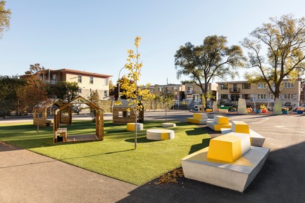 Press kit | 1299-03 - Press release | École Sainte-Anne - A new redesigned schoolyard - Taktik design - Institutional Architecture - Green area - Outdoor class - Photo credit: Maxime Brouillet