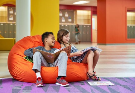 Press kit | 1456-03 - Press release | Rockford Public Schools K-5 Prototype School: Architecture as Community - CannonDesign - Institutional Architecture - The library and media center, host a variety of seating options for both groups and individual learning. - Photo credit: Christopher Barrett