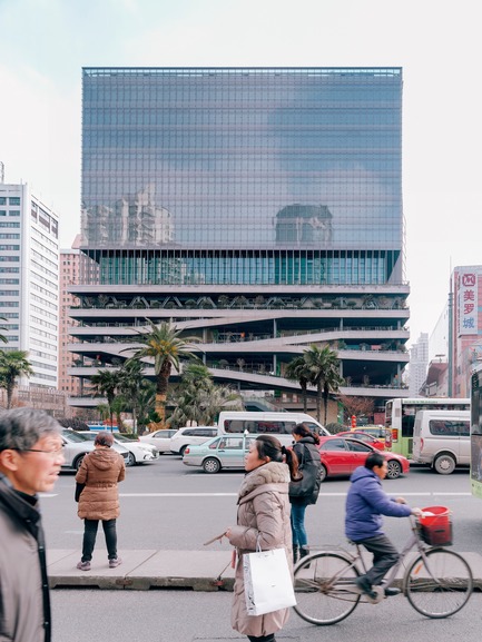 Press kit | 1799-03 - Press release | An urban oasis on Shanghai’s busiest intersection - Jacques Ferrier Architecture and Sensual City Studio - Commercial Architecture - Photo credit:  Jacques Ferrier Architecture / Photo Jonathan Leijonhufvud 