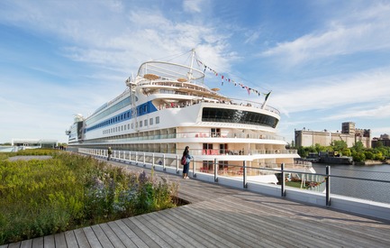 Press kit | 952-27 - Press release | The Port of Montreal’s Grand Quay: a new cruise terminal and a promenade on the green esplanade - Provencher_Roy - Urban Design - The cruise terminal and a promenade on the green esplanade  - Photo credit: Stéphane Brügger