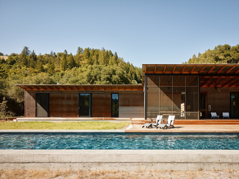 Press kit | 2757-12 - Press release | An Architect's Vision for California Living - Malcolm Davis Architecture - Residential Architecture - Camp Baird: The modern interpretation ofa traditional dogtrot home is comprised of two cabins placed along an L-shaped orientation. - Photo credit: Joe Fletcher Photography