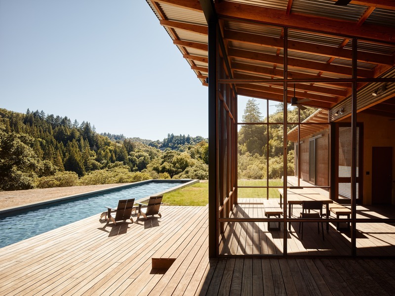 Press kit | 2757-12 - Press release | An Architect's Vision for California Living - Malcolm Davis Architecture - Residential Architecture - Camp Baird: The elongated, solar-heated lap pool runs the length of the southfacingside, alongside an expansive ipe deck measuring nearly 1600 square feet. - Photo credit: Joe Fletcher Photography