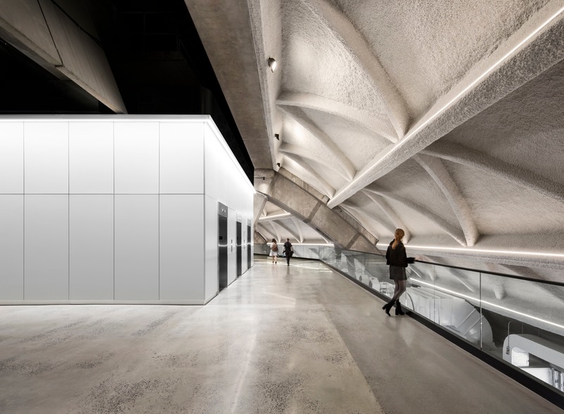 Press kit | 952-29 - Press release | New Spaces for Desjardins at the Montréal Tower - Provencher_Roy - Commercial Interior Design - Passage revealing the Stadium’s internal structure - Photo credit: Stéphane Brügger