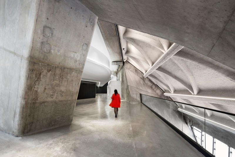 Press kit | 952-29 - Press release | New Spaces for Desjardins at the Montréal Tower - Provencher_Roy - Commercial Interior Design - Internal public circulation - Photo credit: Stéphane Brügger