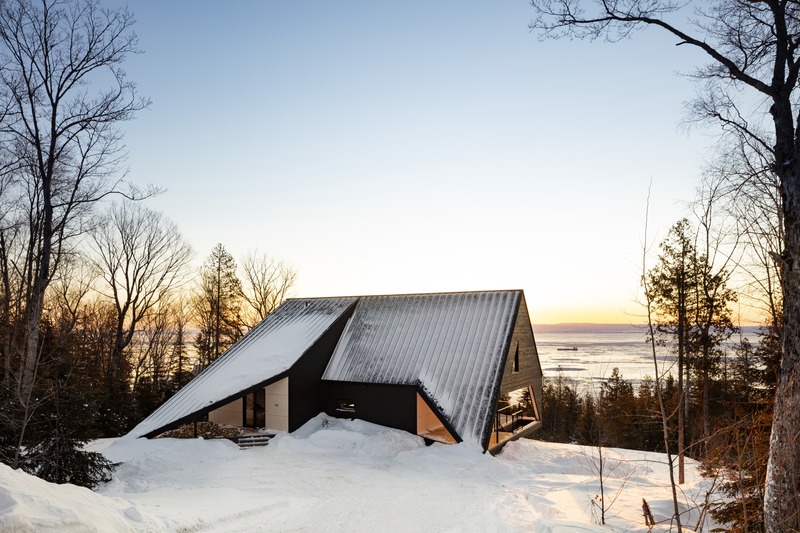 Press kit | 1527-12 - Press release | Cabin A - Bourgeois / Lechasseur architects - Residential Architecture - Photo credit: Maxime Brouillet