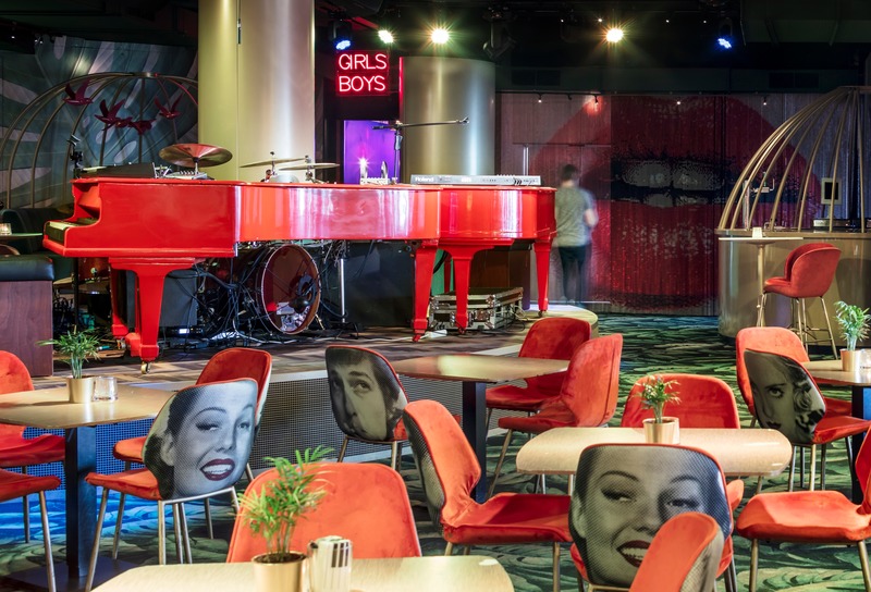 Press kit | 3724-06 - Press release | Crazy Pianos Club - EL EQUIPO CREATIVO - Commercial Interior Design - Photo credit: Adrià Goula