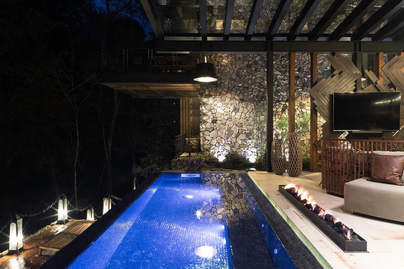 Press kit | 4687-01 - Press release | River House - Luciano Gerbilsky Arquitectos - Residential Architecture - Pool - Photo credit: Jose Margaleff