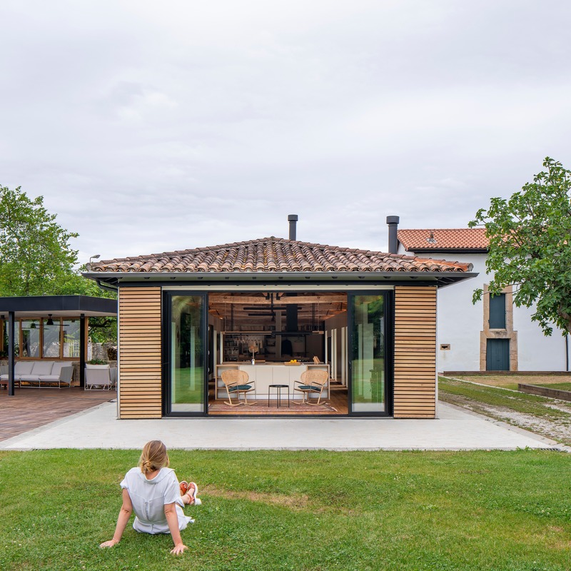 Press kit | 3766-01 - Press release | House in Güemes, conversion of stable into house - Zooco Estudio - Residential Architecture - Photo credit: imagen sublimimal<br style=