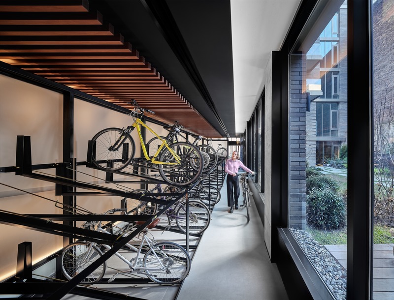 Press kit | 3963-01 - Press release | Lemay + Escobar Architecture & ODA Team up on Charlie West - Lemay + Escobar Architecture D.P.C. - Residential Interior Design - Bike room - Photo credit: Inessa Binenbaum